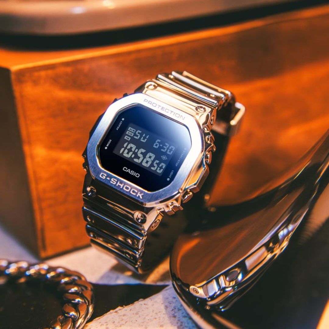 Casio Fine Metallic GM-5600YM-8ER rannekello