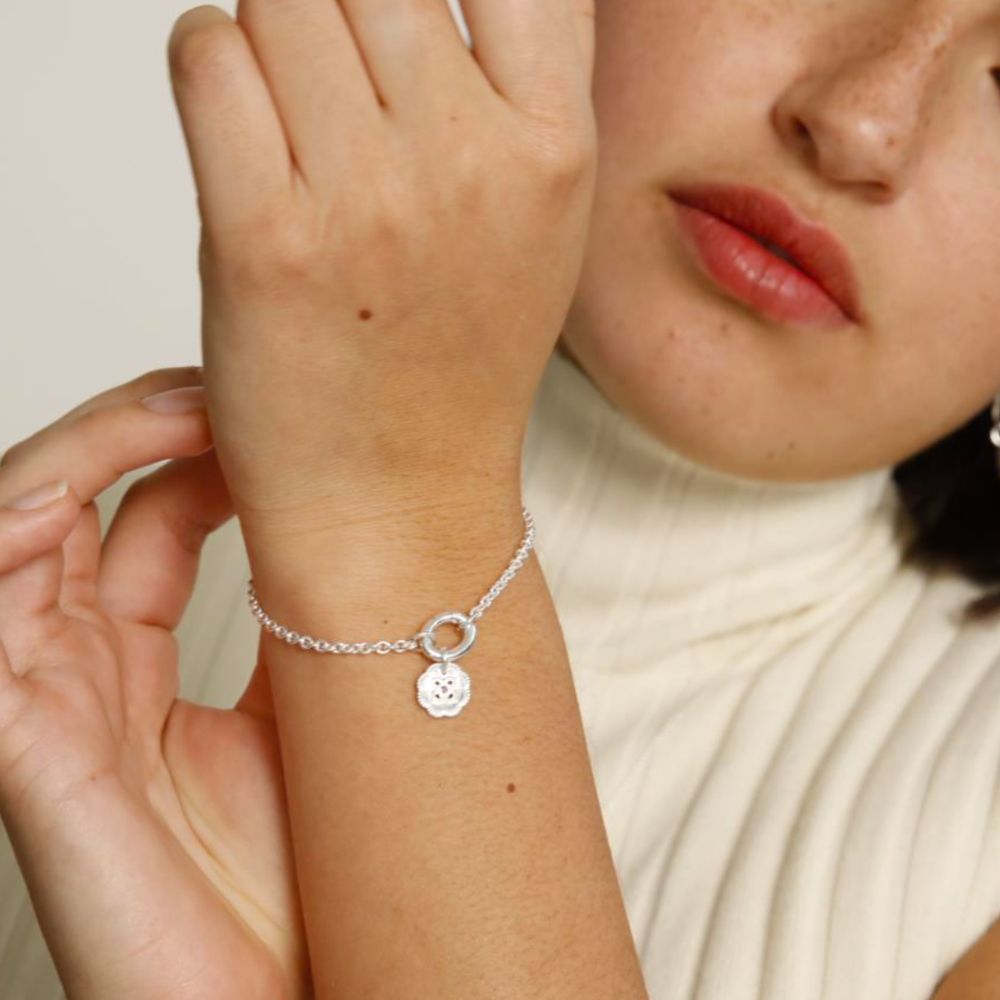 Kalevala Roosa Nauha 2023 Amuletti Osmansolmu rannekoru, hopea, Kalevala Originals