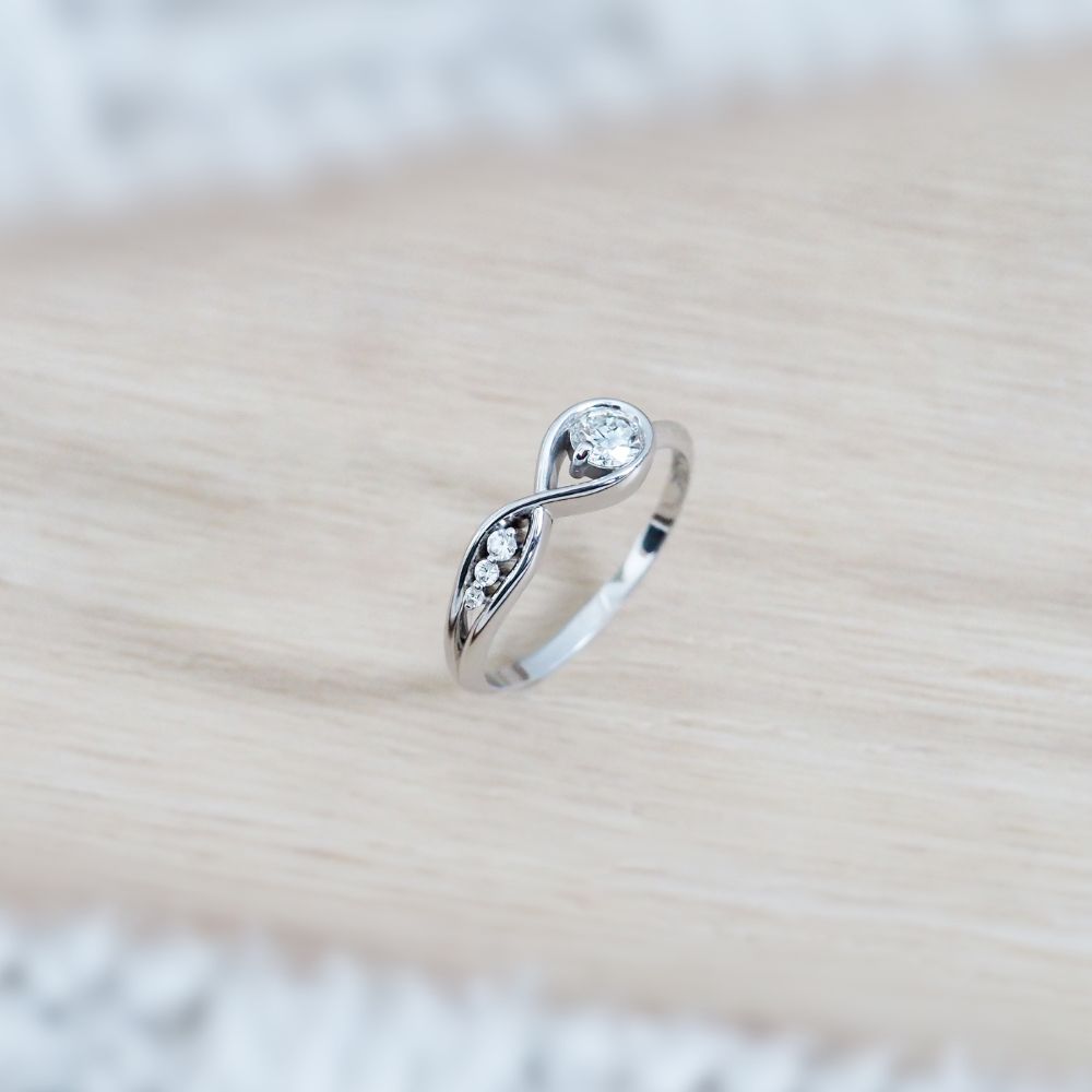 Silván Aina timanttisormus 0,46ct, 14K valkokultaa, Silván vihkisormukset