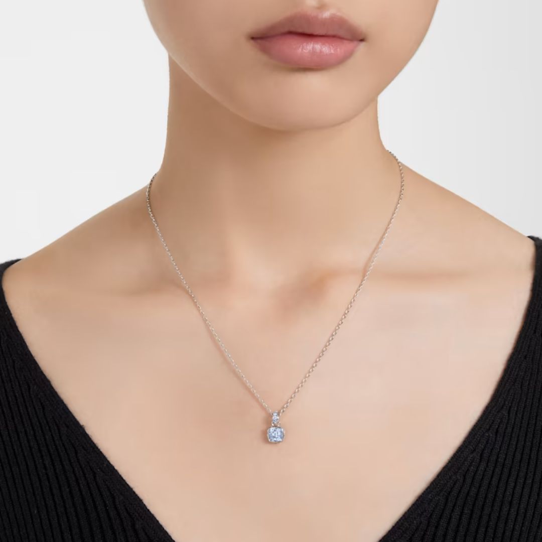 Swarovski Birthstone March riipus, vaalea metalli ja vaaleansiniset kristallit 5651794