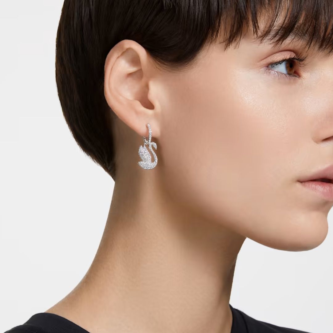 Swarovski Iconic Swan korvakorut, vaalea metalli ja kirkkaat kristallit, 5647545