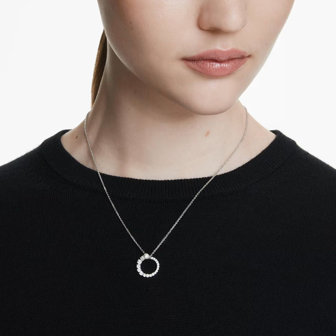 Swarovski Matrix riipus, vaalea metalli ja kirkkaat kristallit 5688751
