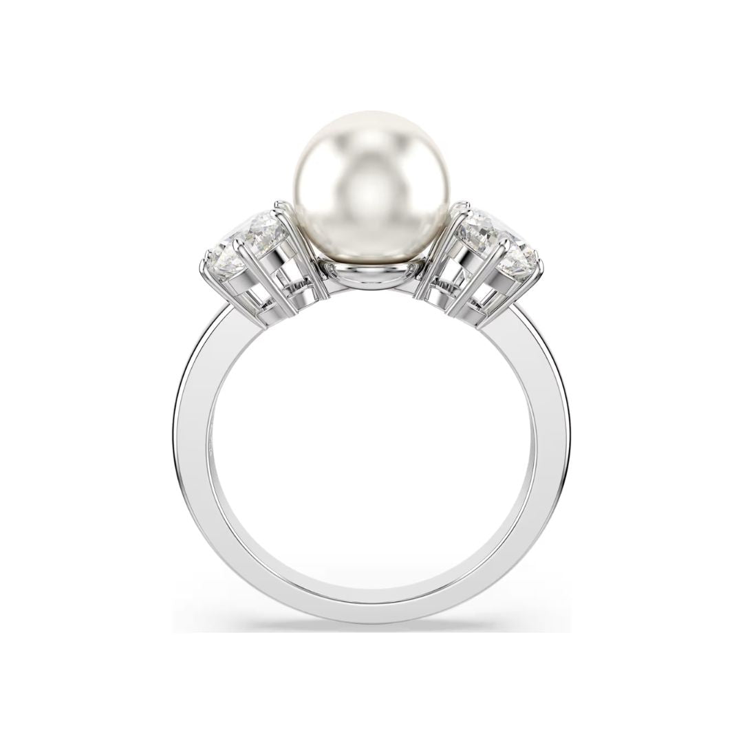 Swarovski Matrix sormus, vaalea metalli kirkkailla kristalleilla ja valkoisella helmellä