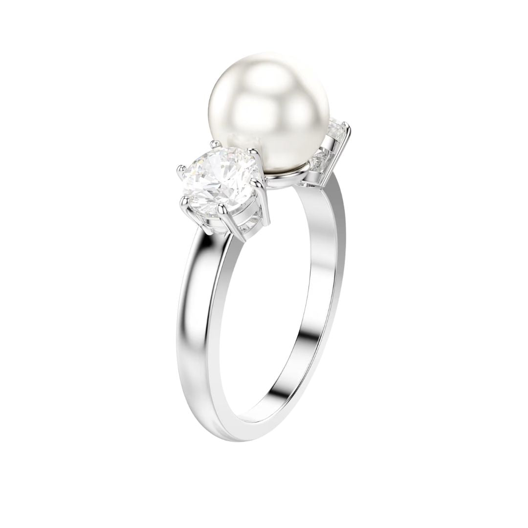 Swarovski Matrix sormus, vaalea metalli kirkkailla kristalleilla ja valkoisella helmellä