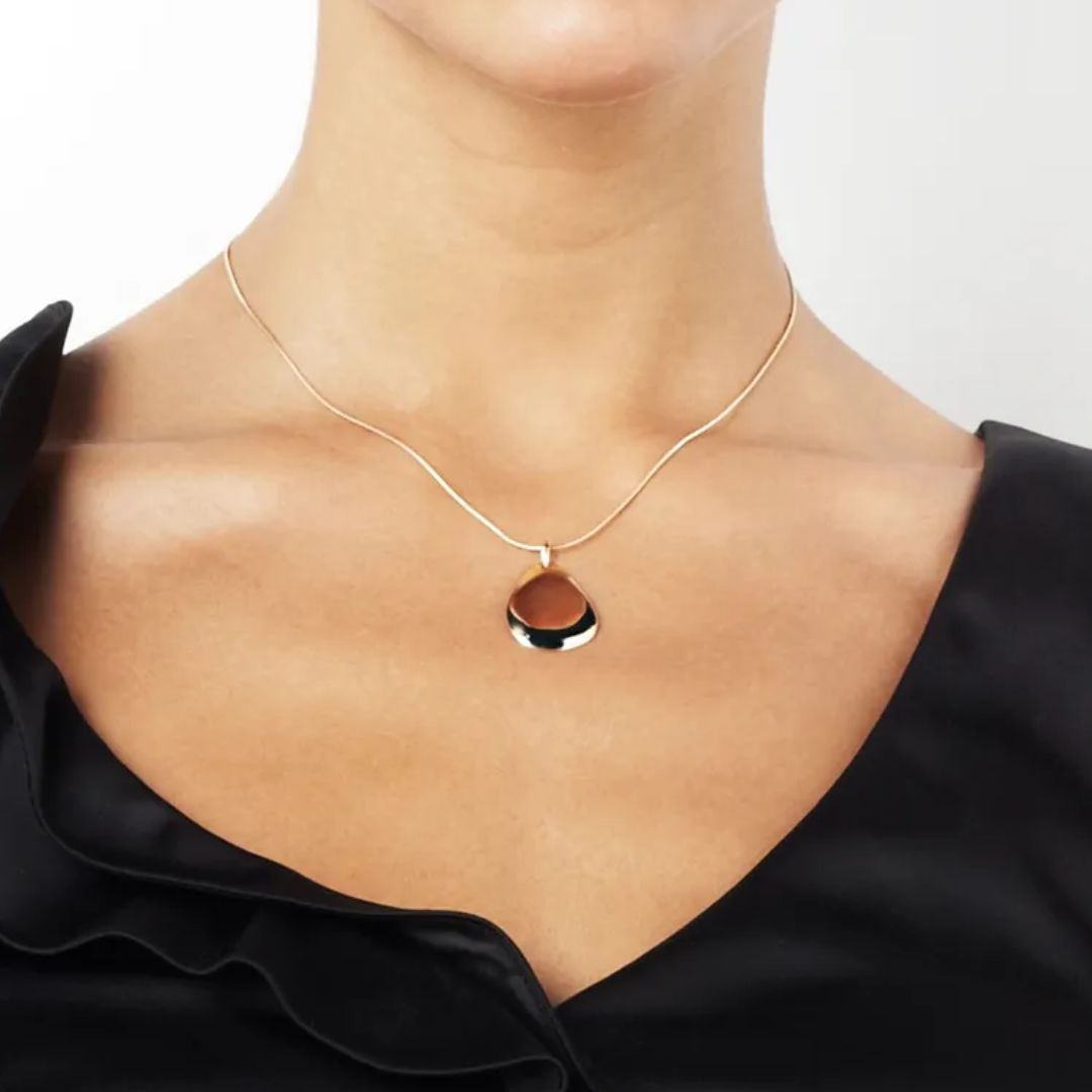 Efva Attling Little rose petal riipus, keltakultaa