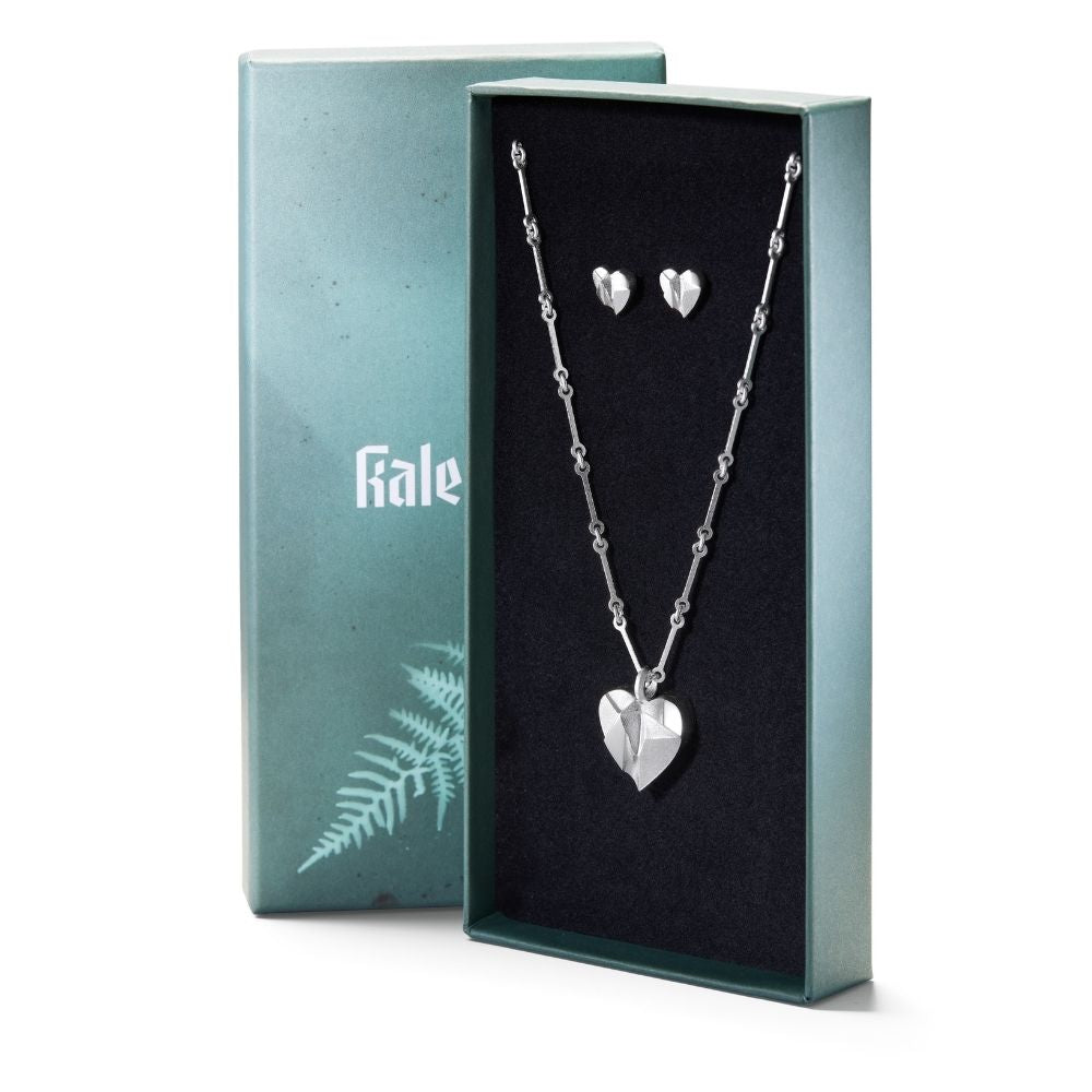 Kalevala My Foolish Heart gift box, Art by Kalevala