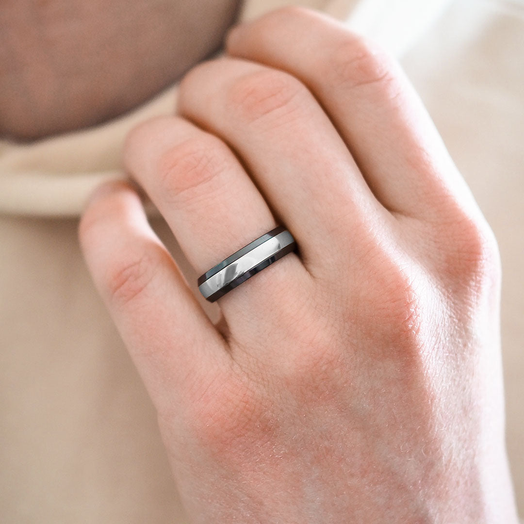 Kohinoor Duetto engagement ring, black zirconium with white gold band