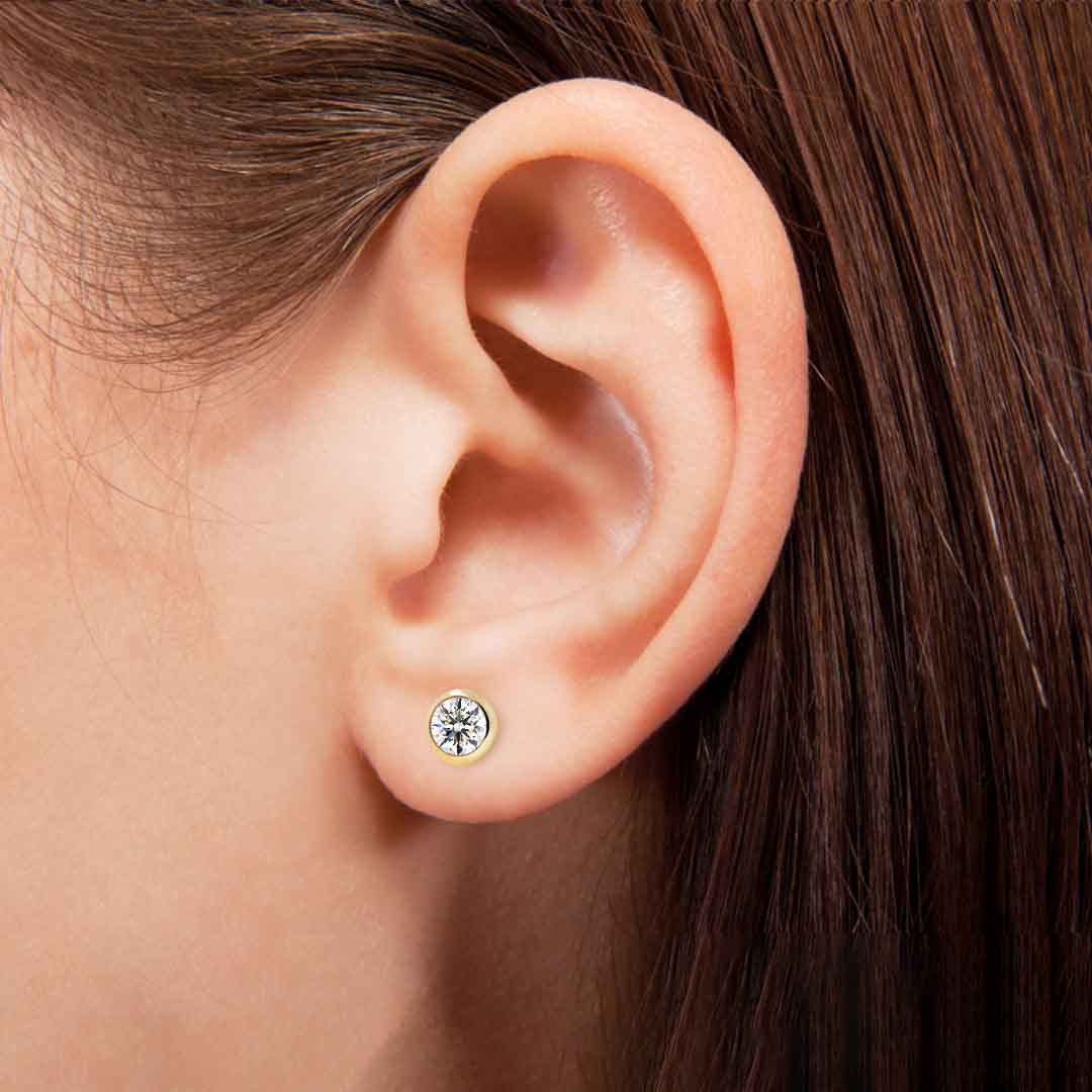Kultaiset korvakorut 5mm kirkkaalla zirkoniakivellä, 14K keltakulta