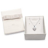 Hopeinen sydänriipus lahjapakkauksessa - Laatukoru - Laatukoru