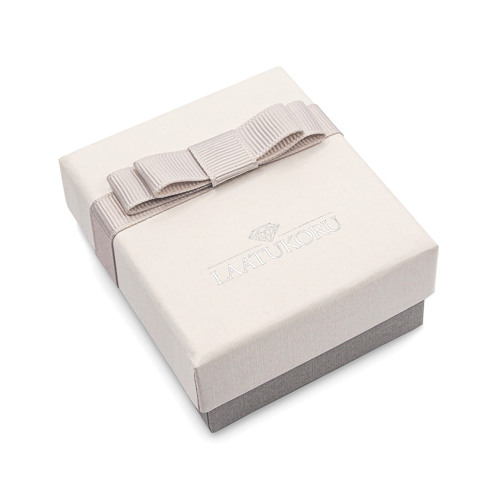 Hopeinen sydänriipus lahjapakkauksessa - Laatukoru - Laatukoru