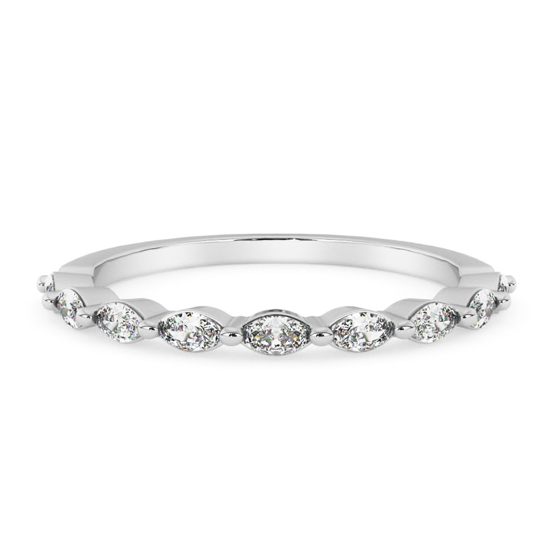Silván timanttisormus 0,27ct markiisi-hiotuilla timanteilla, 14K valkokultaa, Silván vihkisormukset