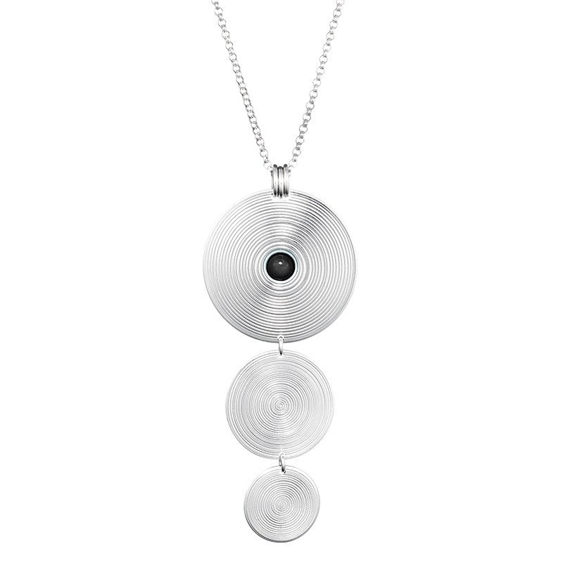 Kalevala Kosmos riipus, hopea ja onyx, Kalevala Modern - Kalevala - Laatukoru