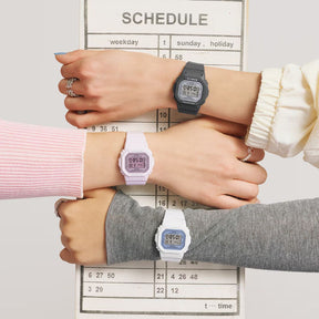 Casio Baby-G BGD-565SC-2BER rannekello valkoisella rannekkeella ja sinisellä kellotaululla