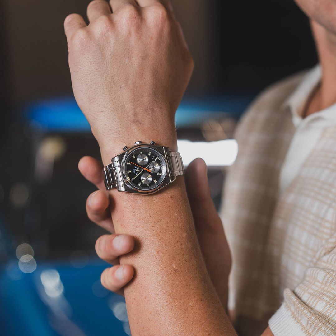 Casio Edifice EFB-730D-1AVUEF miesten rannekello, musta taulu