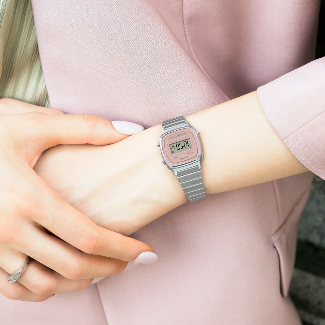 Casio Vintage LA670WEA-4A2EF naisten rannekello, harmaa ranneke