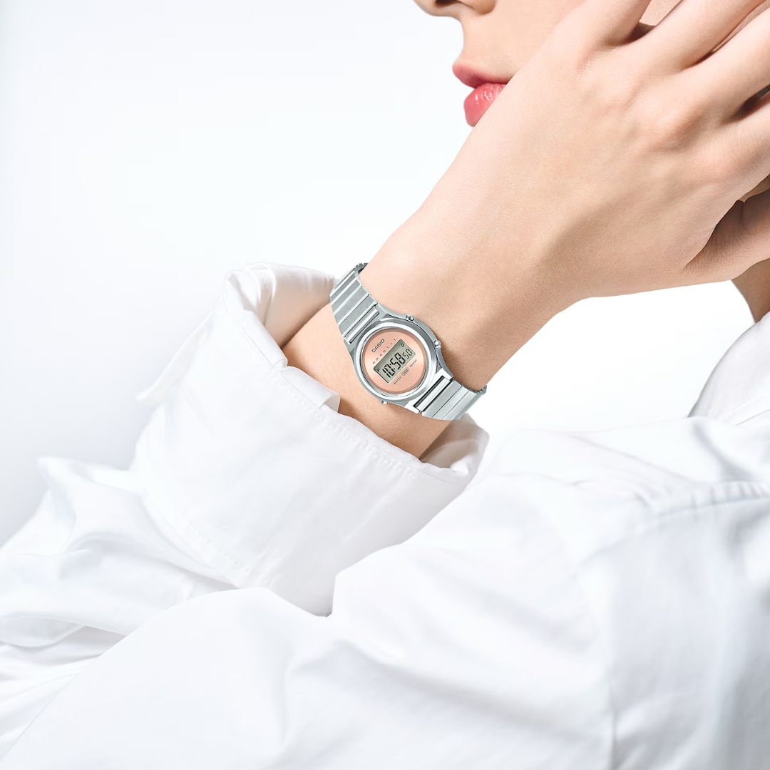 Casio Vintage LA700WE-4AEF naisten rannekello, harmaa-oranssi