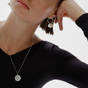 Kalevala Amuletti Neliapila hela, hopea