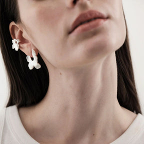 Kalevala x Marimekko Unikko ear cuff, hopeaa