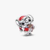 Pandora hopeinen Disney Stitch Holiday hela, jossa joulutontuksi pukeutunut Stitch pitelee pientä piparkakkua