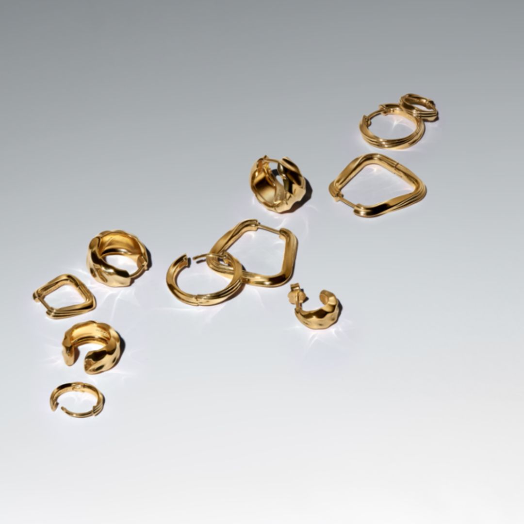 Pandora Essence Twisted Triangle Small rengaskorvakorut, keltakullattu, 263875C00