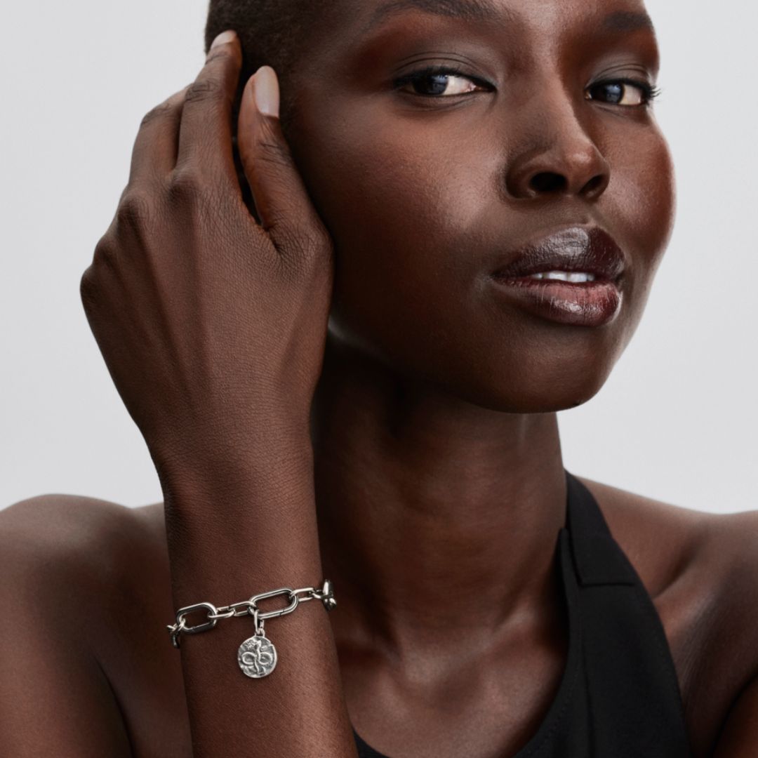 Pandora ME Infinity Snake Medallion hela, hopea, 793976C01