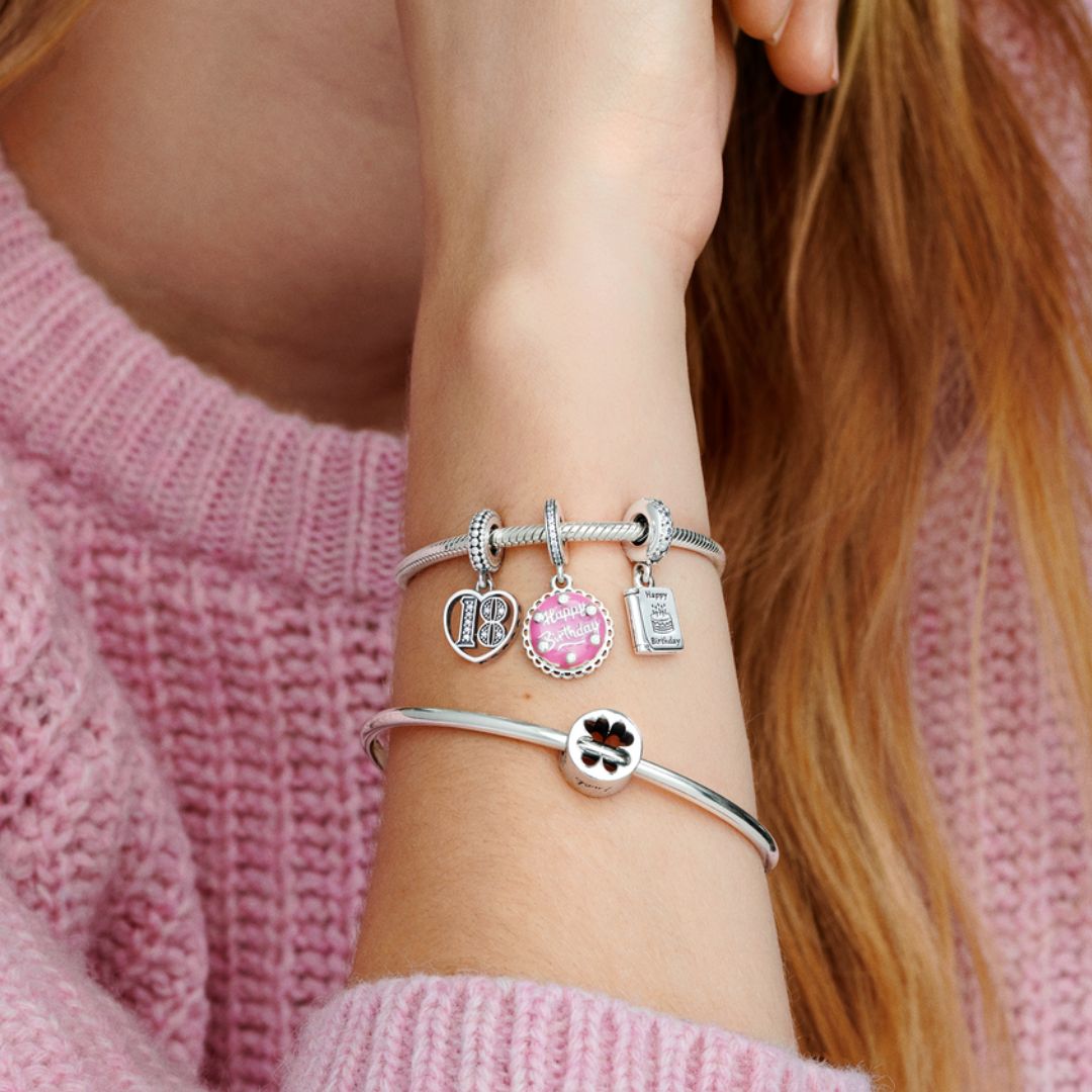 Pandora Moments 18th Celebration hela, hopea, 797262CZ