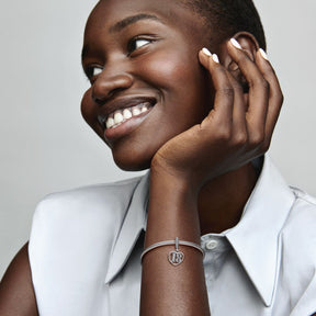 Pandora Moments 18th Celebration hela, hopea, 797262CZ