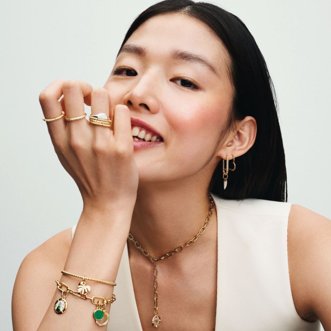 Pandora Moments Asymmetrical Heart rengaskorvakorut, keltakullattu, 268307C00