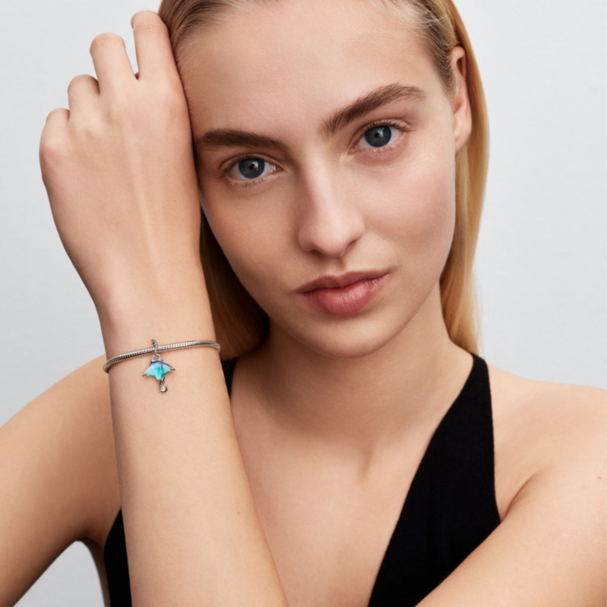 Pandora Moments Manta Ray hela, hopeaa, 794685C01