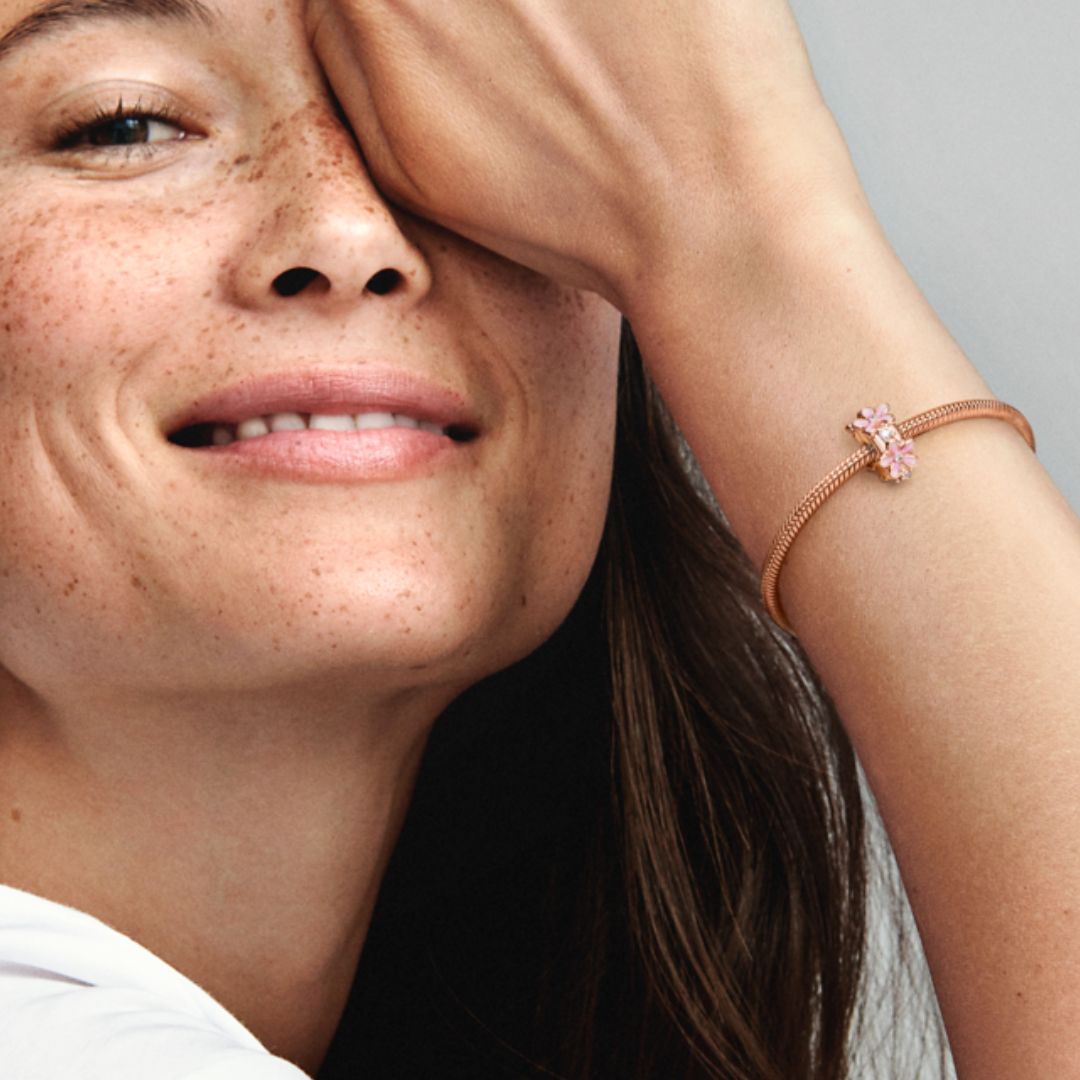 Pandora Moments Pink Daisy Spacer lukkopala, ruusukullattu, 788809C01