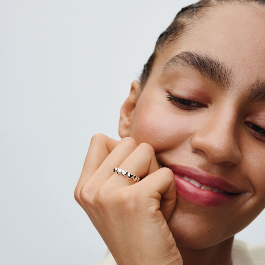 Pandora Moments Row of Hearts sormus, hopea, 193427C00