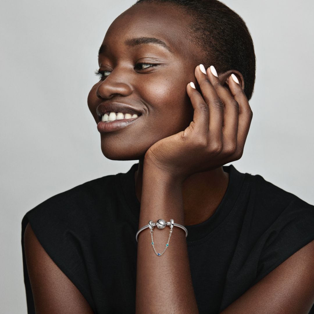 Pandora Moments Triple Blue Stone Safety Chain hela, hopea, 791688C01