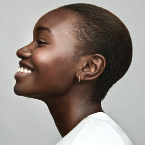 Pandora Timeless Sparkling Huggie rengaskorvakorut, keltakullattu, 263015C01