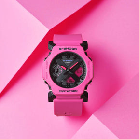 Pinkki Casio G-Shock GA-2300-4AER miesten rannekello mustalla kellotaululla