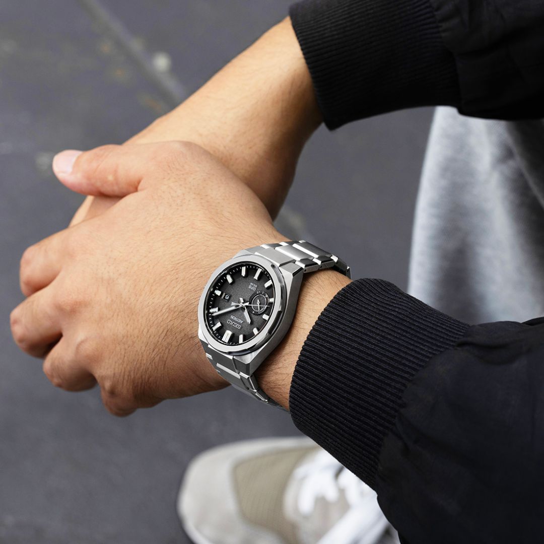 Seiko Astron GPS Solar rannekello SSJ025J1 harmaalla kellotaululla