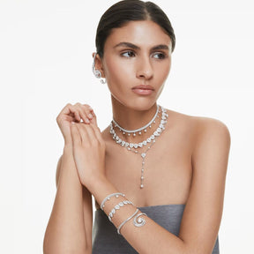 Swarovski x Ariana Grande rannekoru, vaalea metalli, kirkkaat kristallit ja valkoiset helmet 5720870