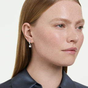 Swarovski Chroma korvakorut, vaalea metalli ja kirkkaat kristallit, 5754172