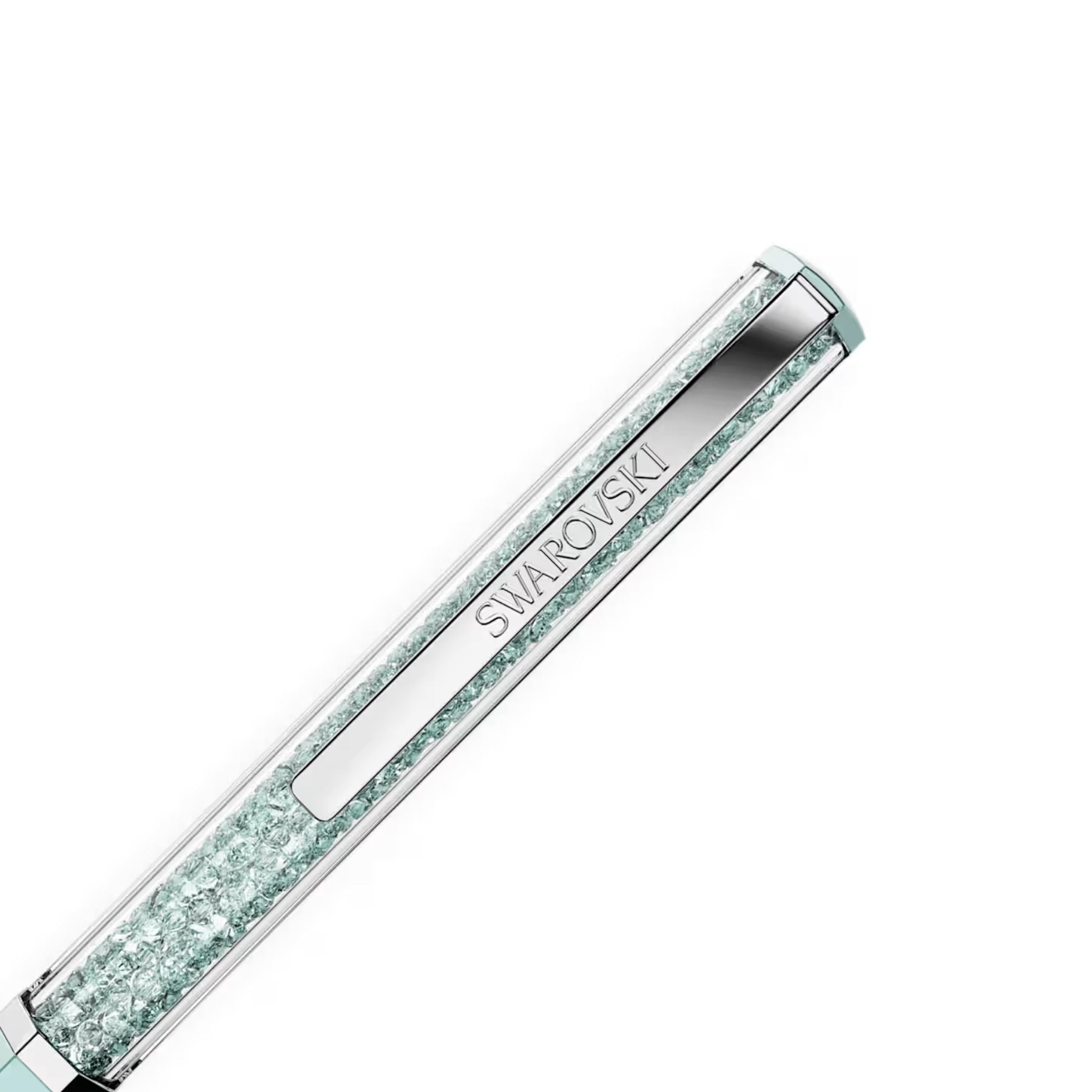 Swarovski Crystalline kuulakärkikynä vaaleansinisellä pinnalla, krominsävyisillä yksityiskohdilla ja säihkyvillä kristalleilla vinossa kulmassa