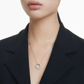Swarovski_Dextera_riipus_vaalea_metalli_ja_kirkkaat_kristallit_5692737