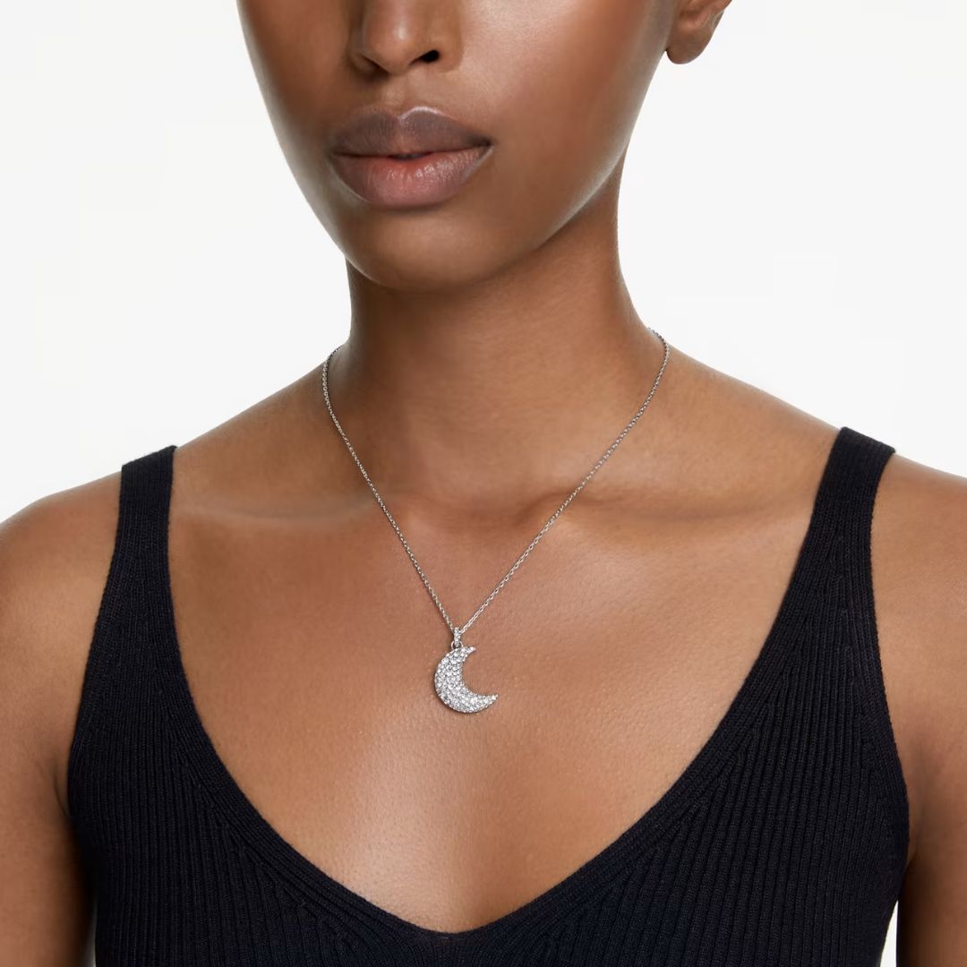Swarovski_Luna_riipus_vaalea_m
