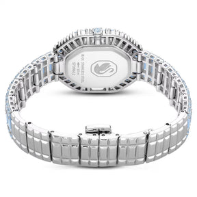 Swarovski-rannekellon takanäkymä, hopeanvärinen teräskuori ja sinisillä sekä kirkkailla kristalleilla koristeltu ranneke