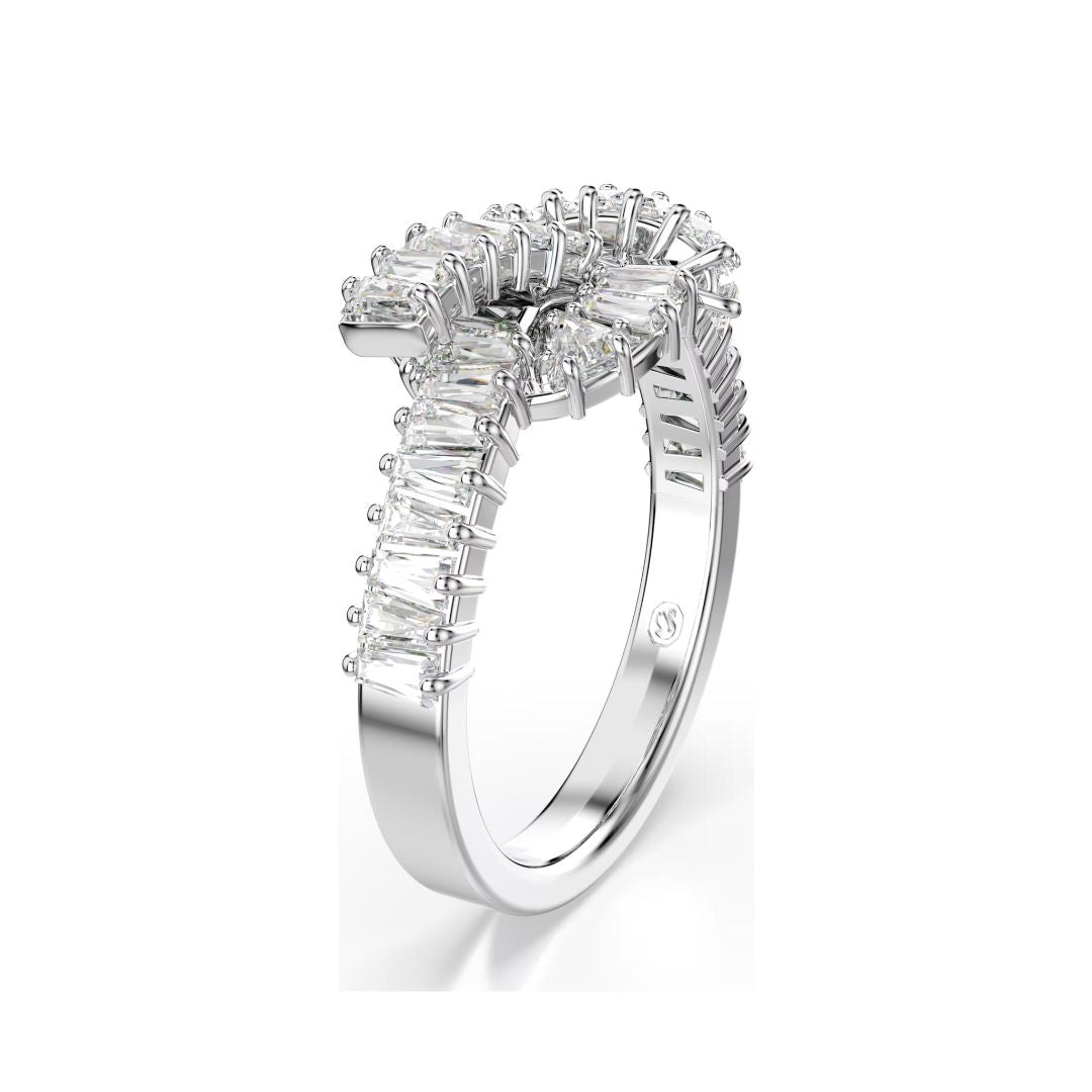 Swarovski Matrix sormus, vaalea metalli ja kirkkaat kristallit