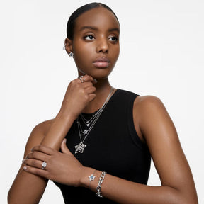 Swarovski Stilla Cocktail sormus, vaalea metalli ja kirkkaat kristallit
