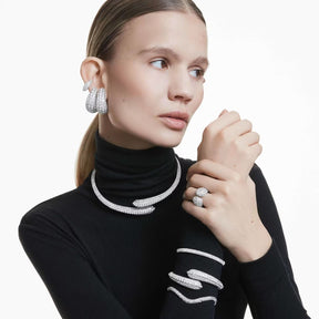 Swarovski Sublima korvakorut, vaalea metalli kirkkailla kristalleilla ja valkoisilla helmillä 5692107