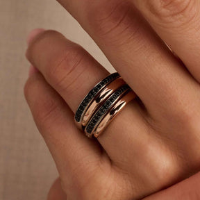 TI SENTO Bold Layered sormus, rosekullattua hopeaa ja mustat zirkonit, 12409BR