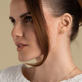 Vittoria korvakorut zirkoneilla, keltakultaa