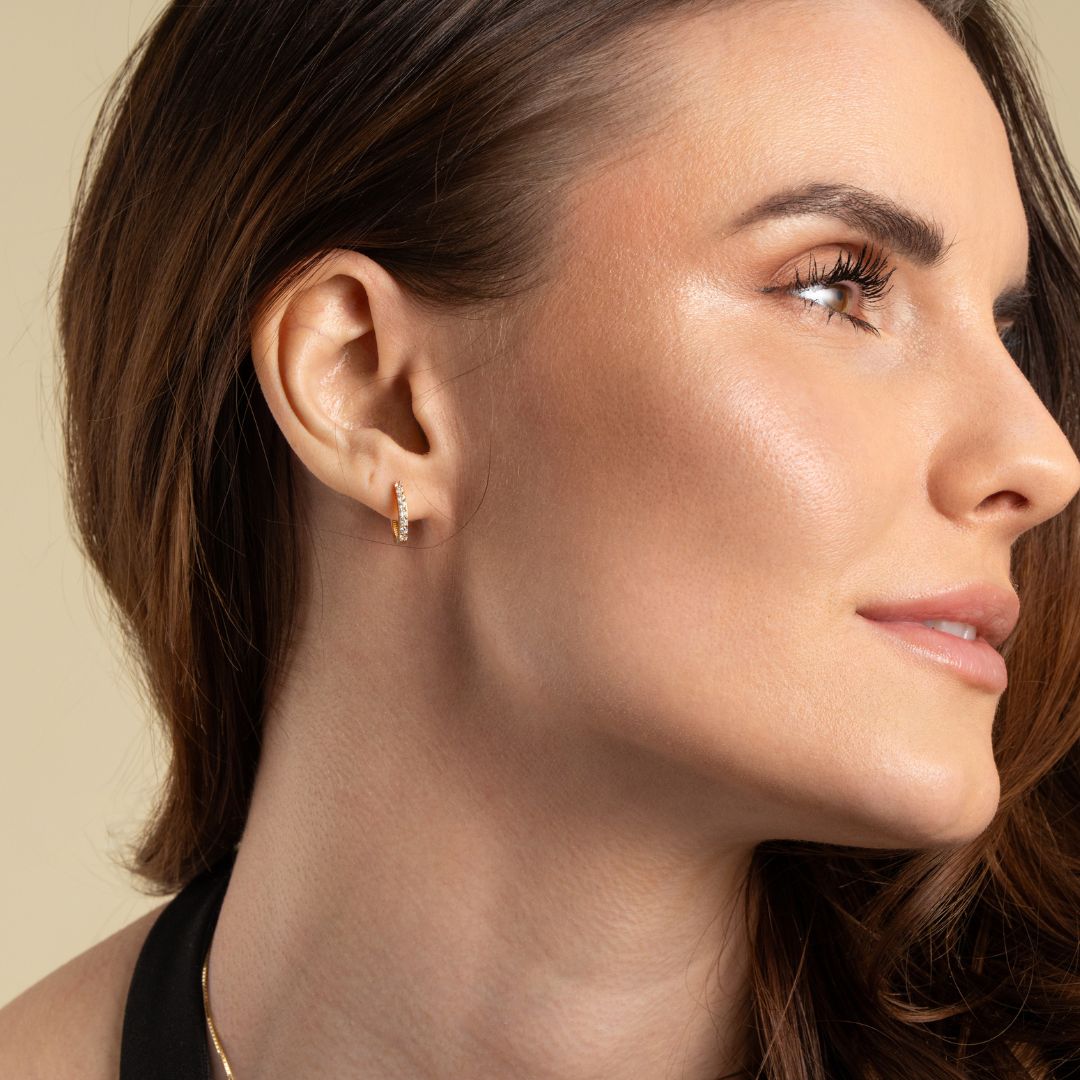 Vittoria rengaskorvakorut zirkoneilla, keltakultaa