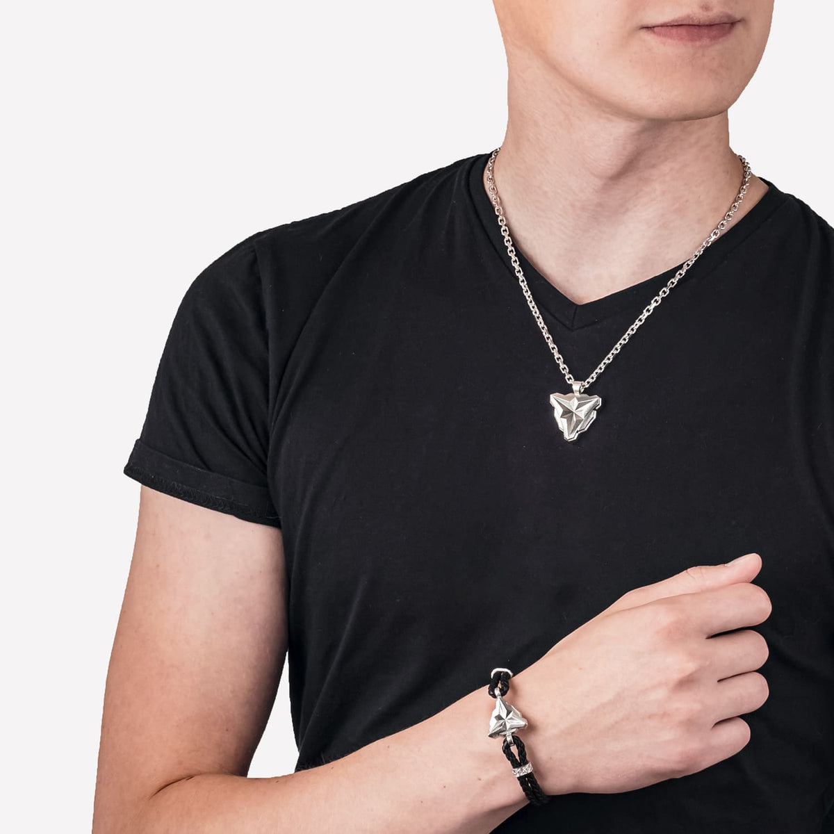 Lumoava Primus nahkainen rannekoru, musta - Lumoava - Laatukoru