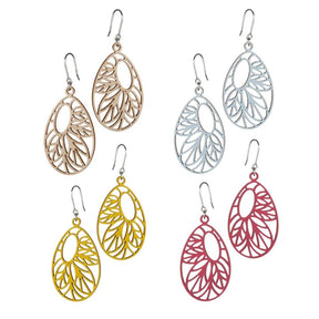 Lumoava Greta puukorvakorut, useita värivaihtoehtoja